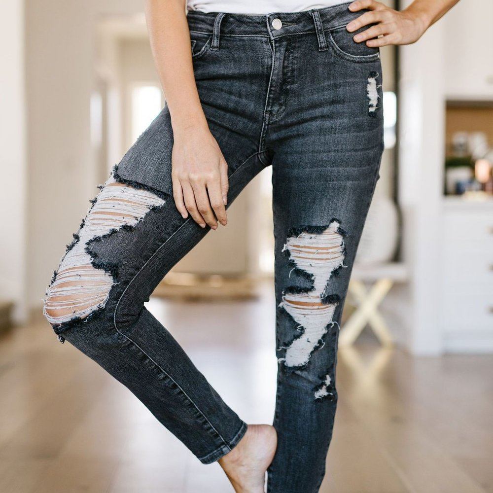 NWT Judy Blue Distressed Skinny Jeans in Black